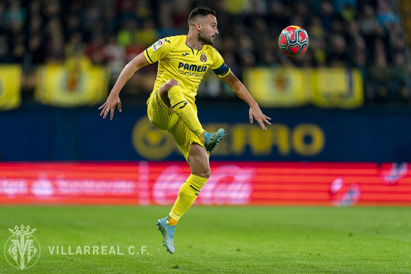 九博网页版 -国际比赛日比利亚雷亚尔调整名单以备欧冠；更衣室发声环节打磨；底气十足；临场指挥获称赞的简单介绍