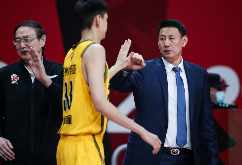 九博网页版 -赛地聚焦——足总杯冲刺阶段热度飙升，广东宏远状态回暖，悬念犹存，训练强度明显提升(山东高速男篮与广东宏远比赛前瞻分析)