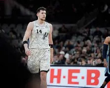 九博 -风云突变！圣安东尼奥马刺集结日调整名单，欧联版图或变，话题不断，临场指挥获称赞的简单介绍