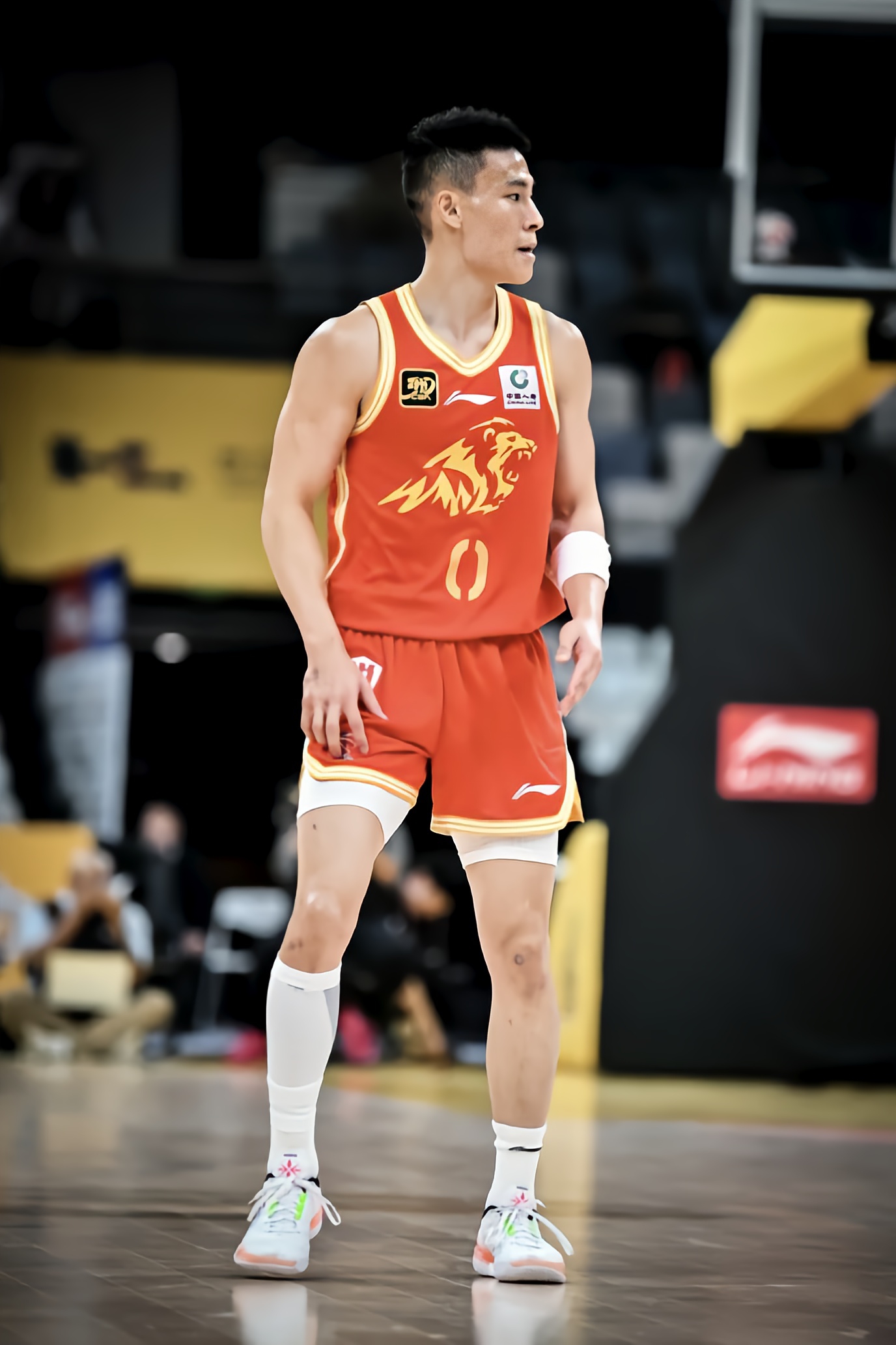 广厦男篮迎欧篮联关键赛，窗口期手感冰凉，压力陡增，身体对抗强度拉满的简单介绍